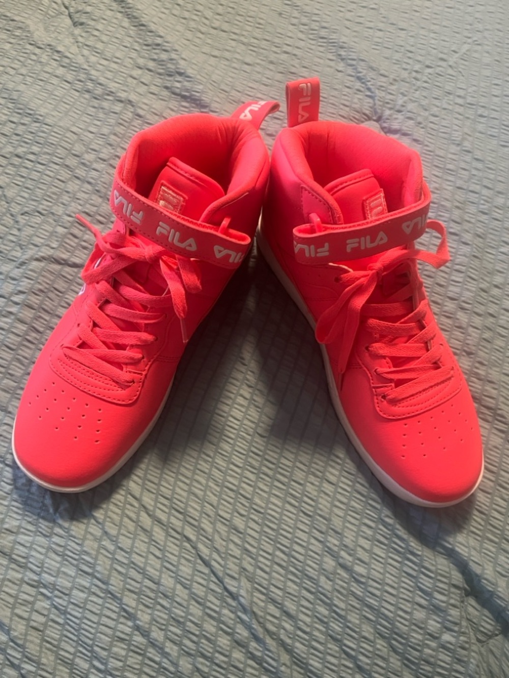 FILA Women's High-Top Sneakers in Neon Pink